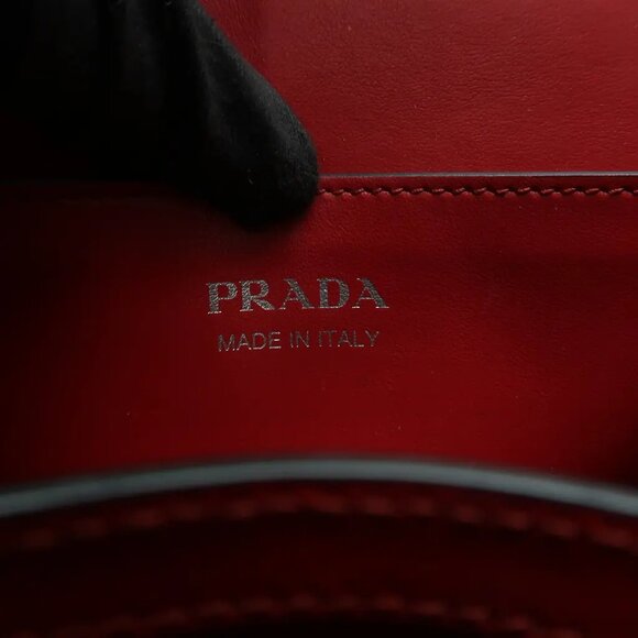 PRADA Monochrome Red Leather Shoulder Bag 891-032625 - Picture 11 of 12